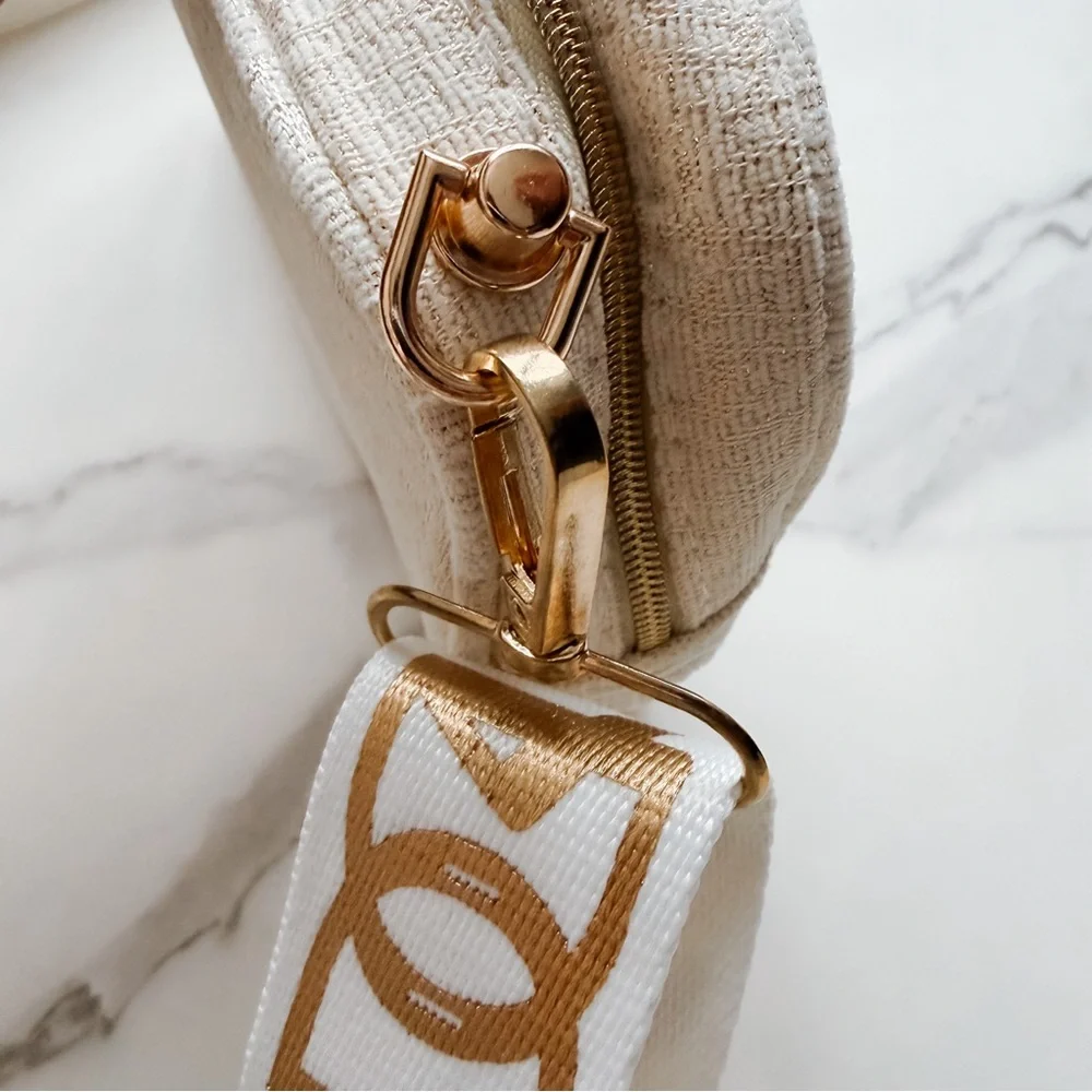 Chanel Beaute as Crossbody - Picture 5 of 10